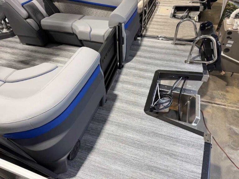 2026 Bennington 22MFB - SPS - Blackout US-ETWC6648J526 [photo 23]